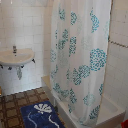 아파트 30m Vom Entfernt- Mit Gemeinschaftspool By Interhome *
