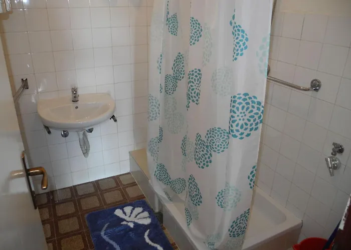 شقة 30m Vom Entfernt- Mit Gemeinschaftspool By Interhome *