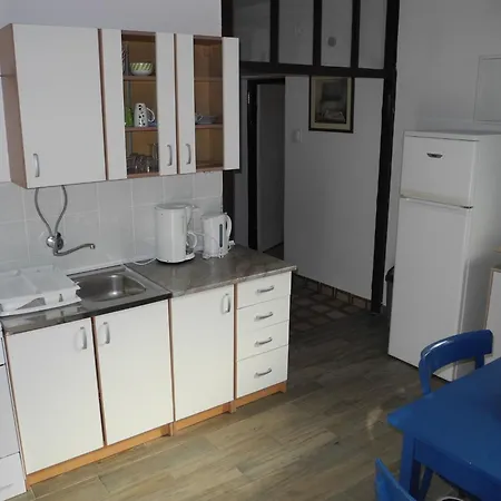 30m Vom Entfernt- Mit Gemeinschaftspool By Interhome * קריקווניצה