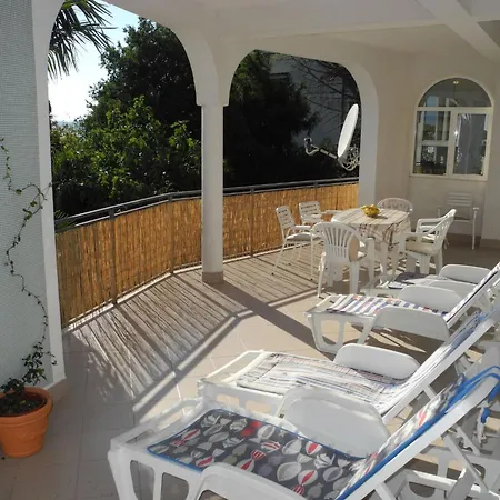 Apartment 30m Vom Entfernt- Mit Gemeinschaftspool By Interhome Crikvenica