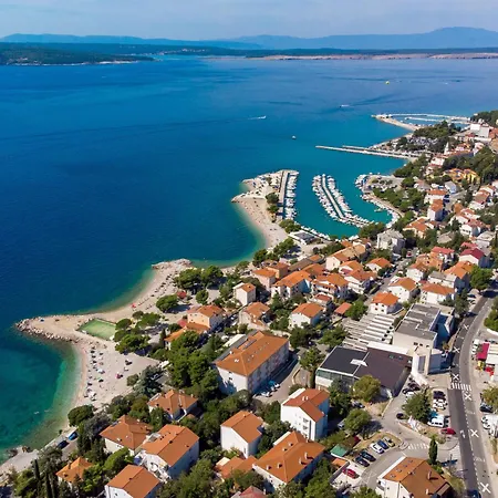 30m Vom Entfernt- Mit Gemeinschaftspool By Interhome * Crikvenica