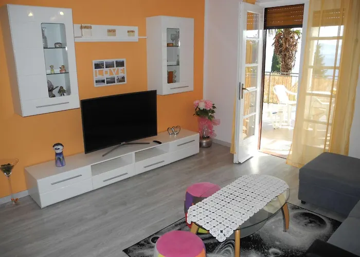 Apartment 30m Vom Entfernt- Mit Gemeinschaftspool By Interhome *